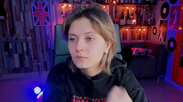 Snapshot of LolaAsmus chatting on 01/07/25, 06:05 LolaAsmus online show from 01/07/25, 06:05