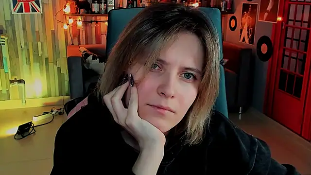 Snapshot of LolaAsmus chatting on 01/07/25, 12:41 LolaAsmus online show from 01/07/25, 12:41