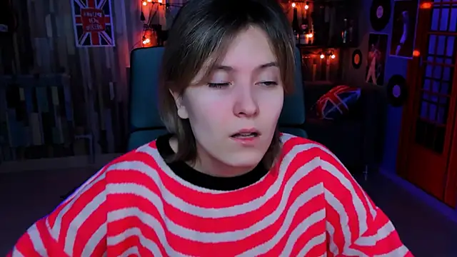 Snapshot of LolaAsmus chatting on 01/08/25, 05:05 LolaAsmus online show from 01/08/25, 05:05