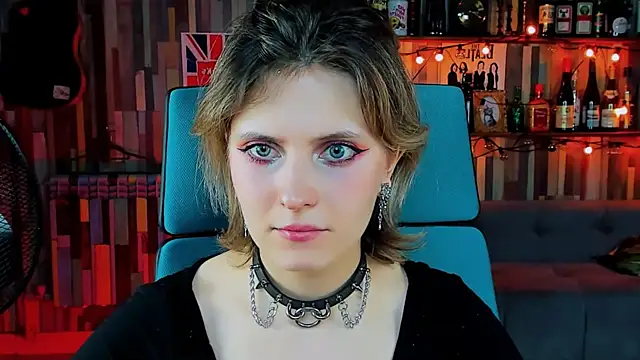 Snapshot of LolaAsmus chatting on 01/11/25, 02:15 LolaAsmus online show from 01/11/25, 02:15