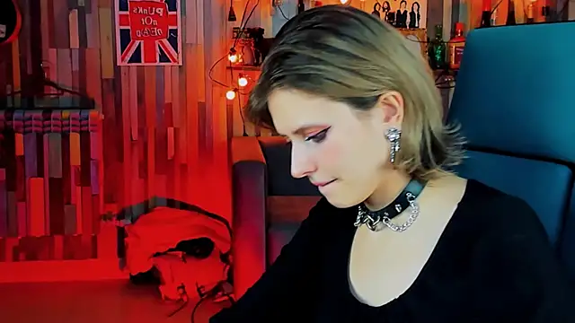 Snapshot of LolaAsmus chatting on 01/14/25, 05:19 LolaAsmus online show from 01/14/25, 05:19