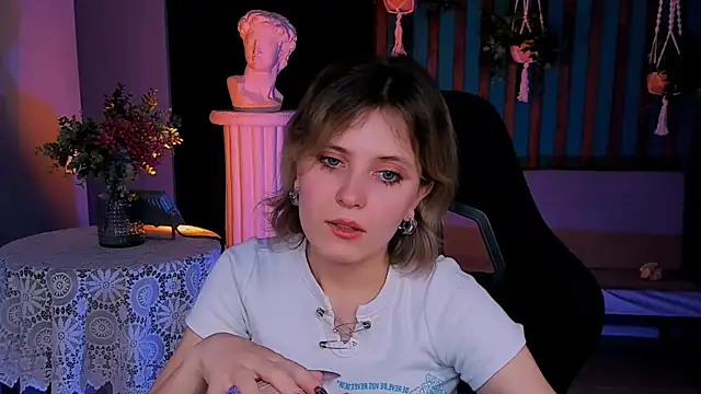 Snapshot of LolaAsmus chatting on 01/18/25, 08:20 LolaAsmus online show from 01/18/25, 08:20