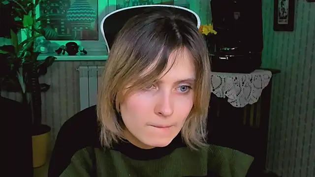 Snapshot of LolaAsmus chatting on 01/24/25, 11:15 LolaAsmus online show from 01/24/25, 11:15