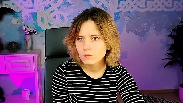 Snapshot of LolaAsmus chatting on 01/31/25, 05:09 LolaAsmus online show from 01/31/25, 05:09