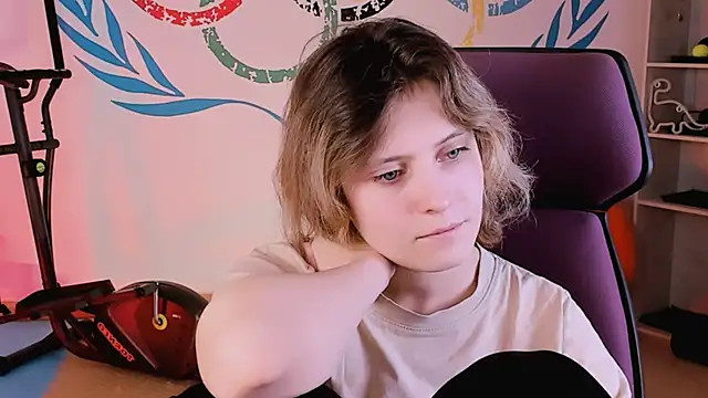 Snapshot of LolaAsmus chatting on 02/13/25, 08:17 LolaAsmus online show from 02/13/25, 08:17