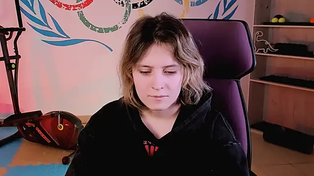 Snapshot of LolaAsmus chatting on 02/13/25, 11:17 LolaAsmus online show from 02/13/25, 11:17