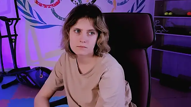 Snapshot of LolaAsmus chatting on 02/13/25, 02:20 LolaAsmus online show from 02/13/25, 02:20