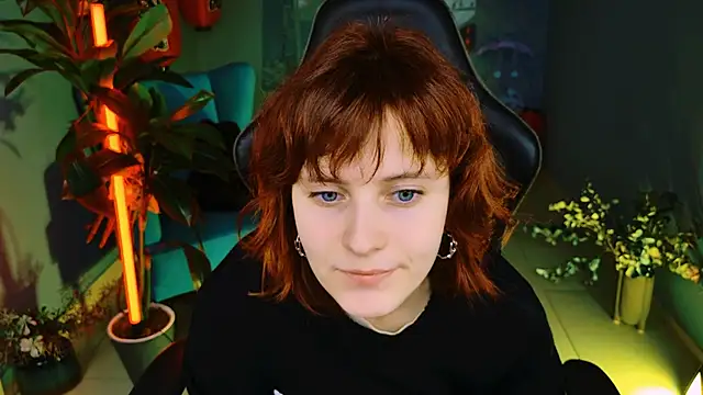 Snapshot of LolaAsmus chatting on 03/10/25, 09:10 LolaAsmus online show from 03/10/25, 09:10