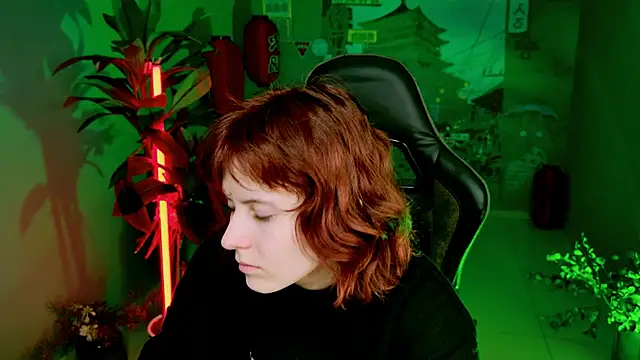 Snapshot of LolaAsmus chatting on 03/11/25, 05:05 LolaAsmus online show from 03/11/25, 05:05