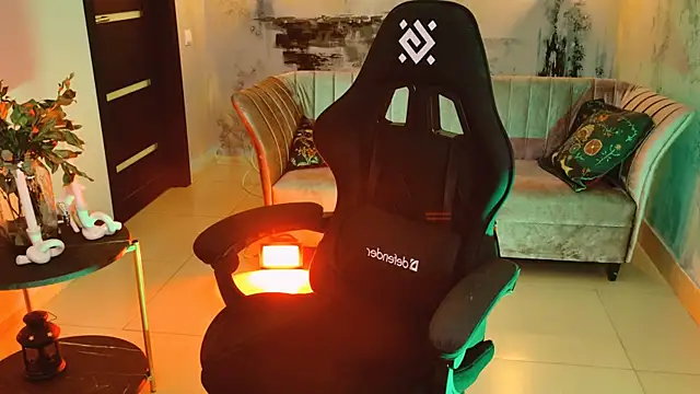 Snapshot of LolaAsmus chatting on 03/12/25, 11:20 LolaAsmus online show from 03/12/25, 11:20