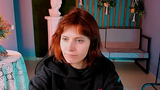 Snapshot of LolaAsmus chatting on 03/18/25, 07:30 LolaAsmus online show from 03/18/25, 07:30