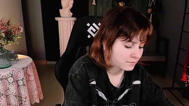 Snapshot of LolaAsmus chatting on 03/18/25, 07:53 LolaAsmus online show from 03/18/25, 07:53