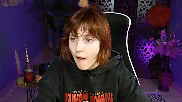 Snapshot of LolaAsmus chatting on 03/19/25, 01:07 LolaAsmus online show from 03/19/25, 01:07