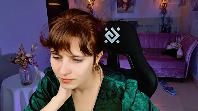 Snapshot of LolaAsmus chatting on 09/26/25, 07:45 LolaAsmus online show from 09/26/25, 07:45