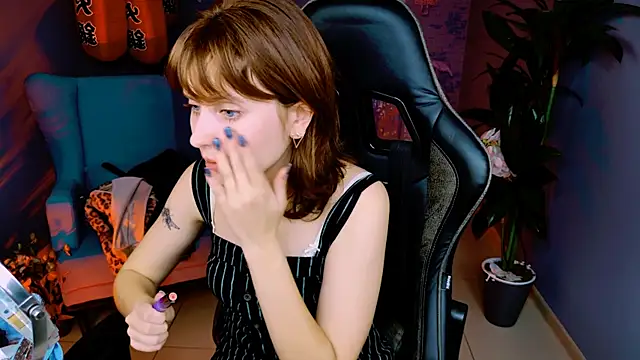 Snapshot of LolaAsmus chatting on 10/11/25, 07:51 LolaAsmus online show from 10/11/25, 07:51