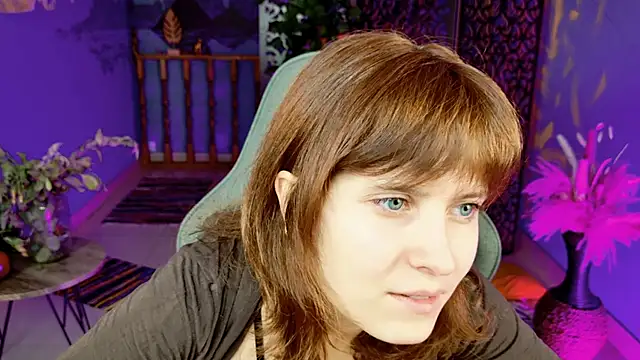 Snapshot of LolaAsmus chatting on 10/14/25, 05:30 LolaAsmus online show from 10/14/25, 05:30