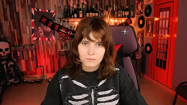 Snapshot of LolaAsmus chatting on 10/24/25, 05:48 LolaAsmus online show from 10/24/25, 05:48