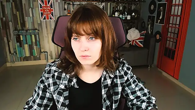 Snapshot of LolaAsmus chatting on 11/07/25, 07:30 LolaAsmus online show from 11/07/25, 07:30