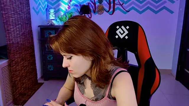 Snapshot of LolaAsmus chatting on 11/15/25, 08:00 LolaAsmus online show from 11/15/25, 08:00