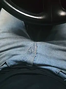 Jovende28 online show from 10/30/25, 11:27