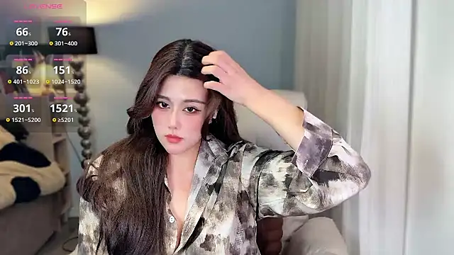 Snapshot of Strawberrybabyy1 chatting on 12/01/24, 04:29 Strawberrybabyy1 online show from 12/01/24, 04:29