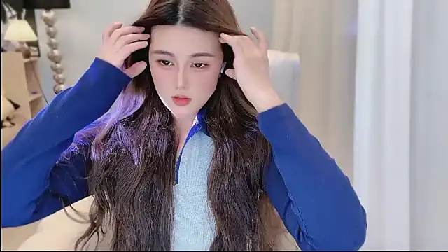 Snapshot of Strawberrybabyy1 chatting on 12/20/24, 04:57 Strawberrybabyy1 online show from 12/20/24, 04:57