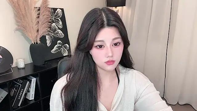 Snapshot of Strawberrybabyy1 chatting on 03/04/25, 01:06 Strawberrybabyy1 online show from 03/04/25, 01:06