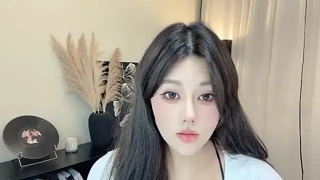 Snapshot of Strawberrybabyy1 chatting on 03/12/25, 12:47 Strawberrybabyy1 online show from 03/12/25, 12:47