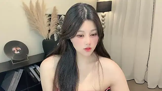 Snapshot of Strawberrybabyy1 chatting on 03/20/25, 03:04 Strawberrybabyy1 online show from 03/20/25, 03:04