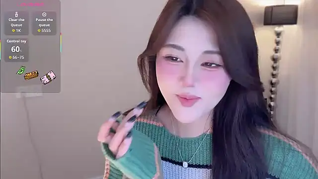 Snapshot of Strawberrybabyy1 chatting on 10/22/25, 03:01 Strawberrybabyy1 online show from 10/22/25, 03:01