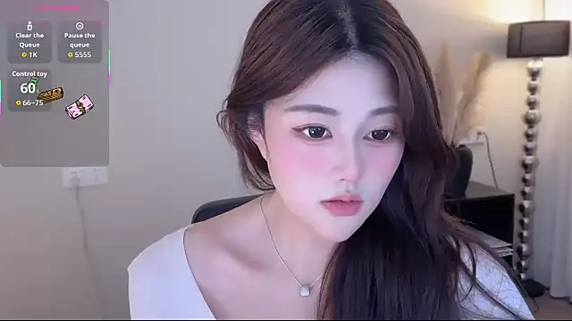 Snapshot of Strawberrybabyy1 chatting on 10/29/25, 03:58 Strawberrybabyy1 online show from 10/29/25, 03:58