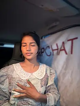 Snapshot of DiyAsingHh chatting on 01/26/25, 01:20 DiyAsingHh online show from 01/26/25, 01:20