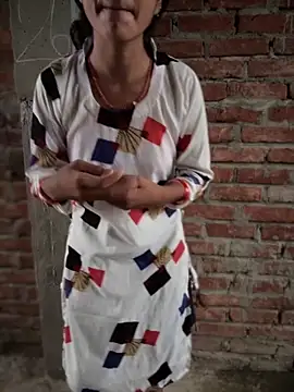 Snapshot of DiyAsingHh chatting on 10/02/25, 01:01 DiyAsingHh online show from 10/02/25, 01:01