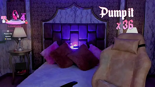 SoffiQueen online show from 09/18/25, 08:00