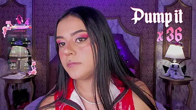 SoffiQueen online show from 04/28/26, 02:22