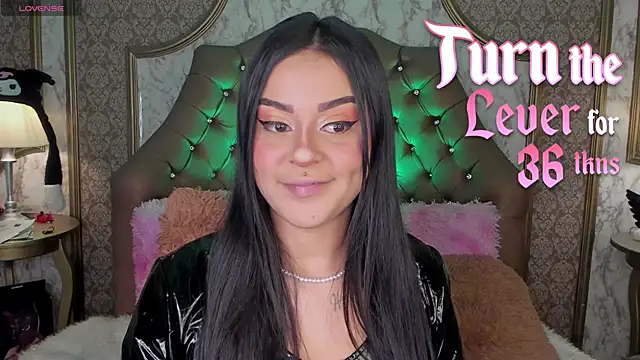 SoffiQueen online show from 05/16/26, 02:49