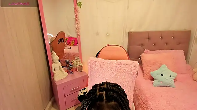 Snapshot of bruneettklaryss chatting on 02/23/25, 08:39 bruneettklaryss online show from 02/23/25, 08:39