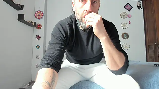 Antoniohot2024 online show from 01/04/25, 09:52