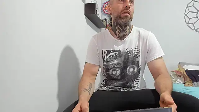 Antoniohot2024 online show from 02/17/25, 12:05