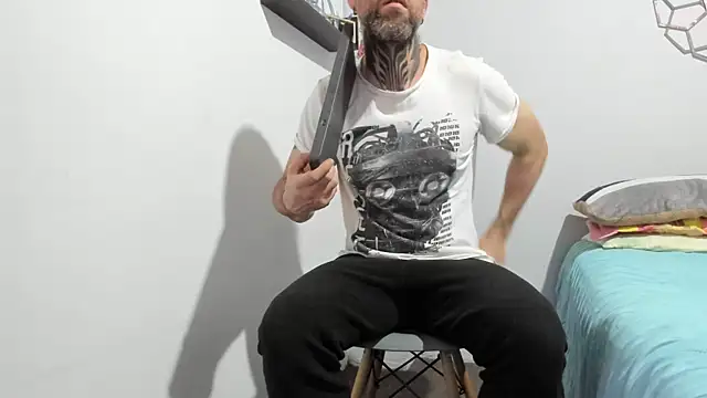 Antoniohot2024 online show from 02/21/25, 12:06