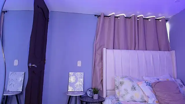 Snapshot of Shenoa1 chatting on 11/03/25, 12:50 Shenoa1 online show from 11/03/25, 12:50