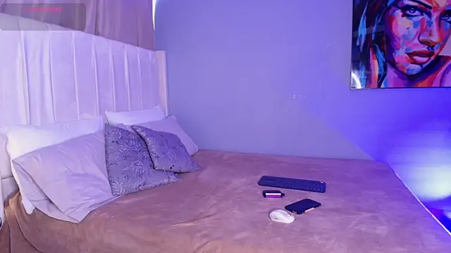 Snapshot of Shenoa1 chatting on 12/04/25, 12:47 Shenoa1 online show from 12/04/25, 12:47