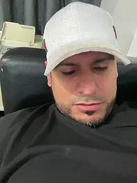 Insaneskillzz69 online show from 04/14/26, 01:50