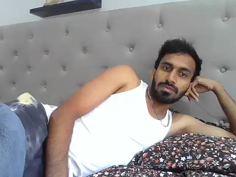 skinny  boy   online show from 11/13/25, 04:06