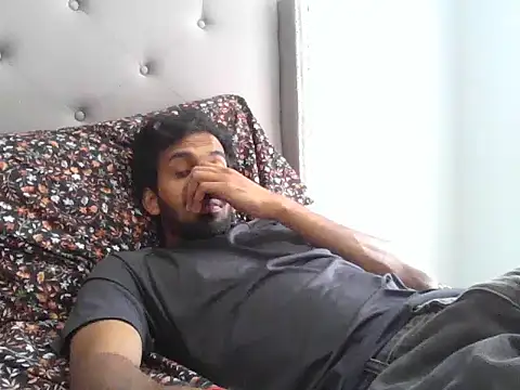 skinny  boy   online show from 02/25/26, 07:45