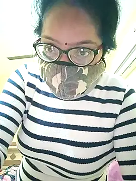 Snapshot of heenage chatting on 11/12/25, 04:02 heenage online show from 11/12/25, 04:02