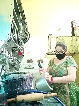 heenage online show from 02/26/26, 09:19