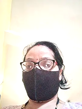 heenage online show from 04/05/26, 03:47