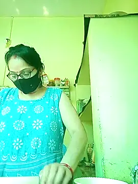 heenage online show from 04/23/26, 04:24