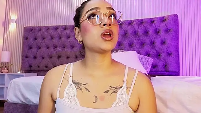 EMILYY FOXY online show from 03/05/26, 07:21